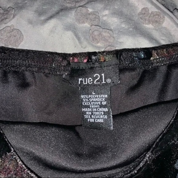 ⭐️PRICE FIRM⭐️ Black spaghetti strap style floral dress - Picture 5 of 8